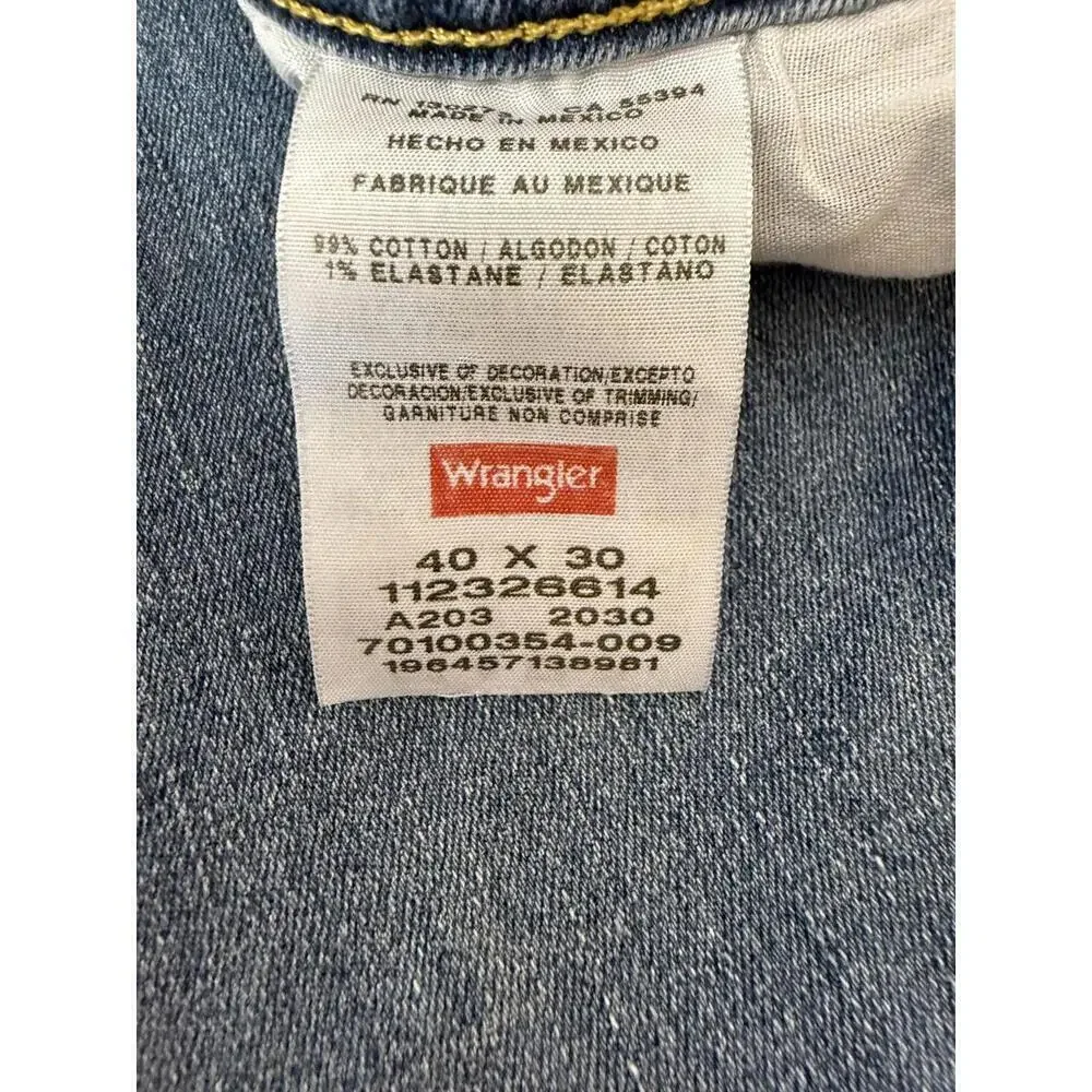 Wrangler Jeans Mens 40x30 Blue Straight Fit Denim Classic Casual 5 Pocket Style